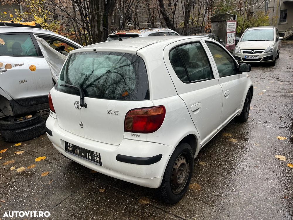 Dezmembrez Toyota Yaris alb benzina 2005 VVT-I - 8