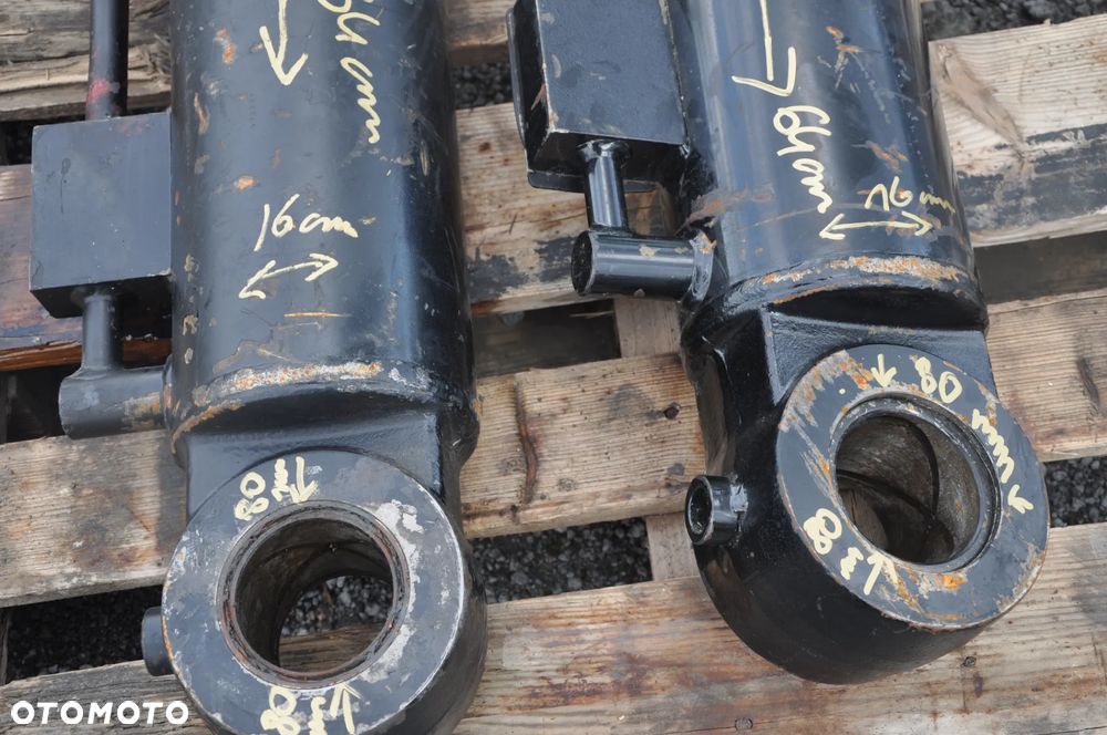 SIŁOWNIK HYDRAULICZNY DOOSAN - 2