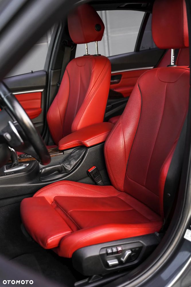 BMW Seria 3 340i xDrive M Sport - 21