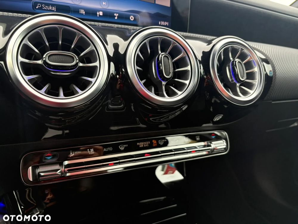 Mercedes-Benz Klasa A 250 e PHEV AMG Line 8G-DCT - 16