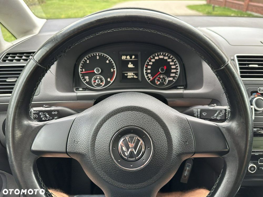 Volkswagen Touran 1.6 TDI DPF Trendline DSG - 24