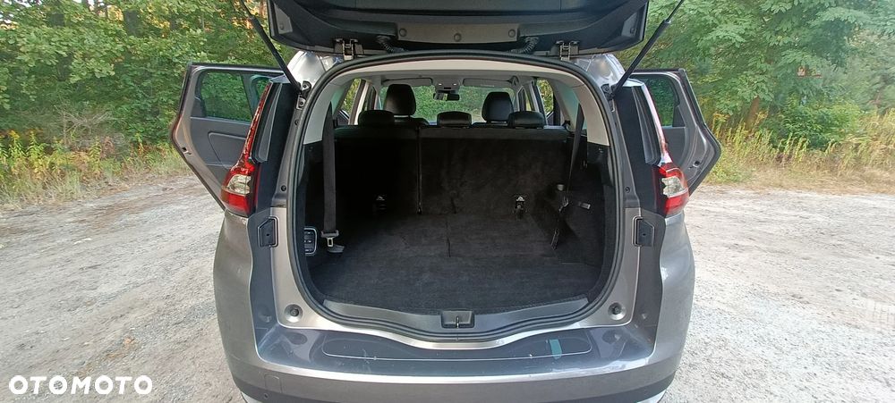 Renault Grand Scenic - 16