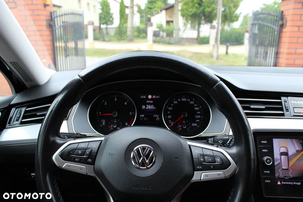 Volkswagen Passat Variant 2.0 TDI SCR DSG Highline - 28