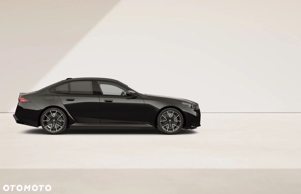 BMW M5 xDrive - 5