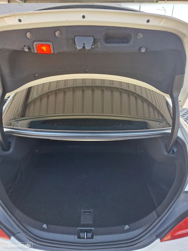Mercedes-Benz CLA 200 d 7G-DCT AMG Line — fotografia 15