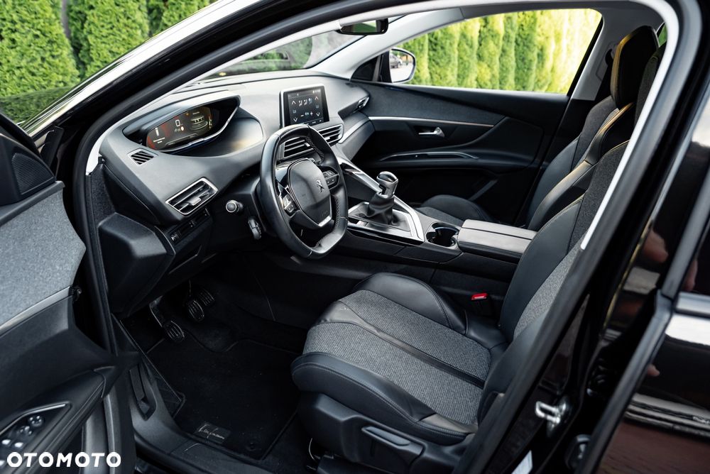 Peugeot 5008 1.2 PureTech Active S&S - 16