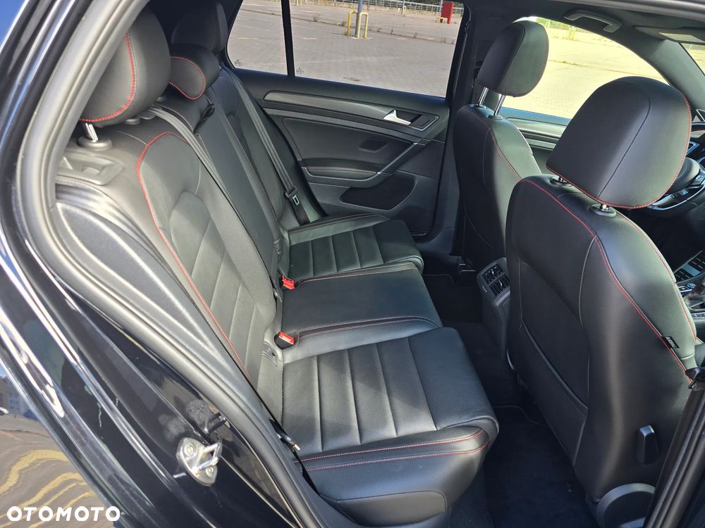 Volkswagen Golf VIII 2.0 TSI GTI DSG - 20