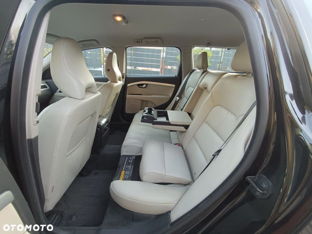 Volvo V70 D2 Edition - 17