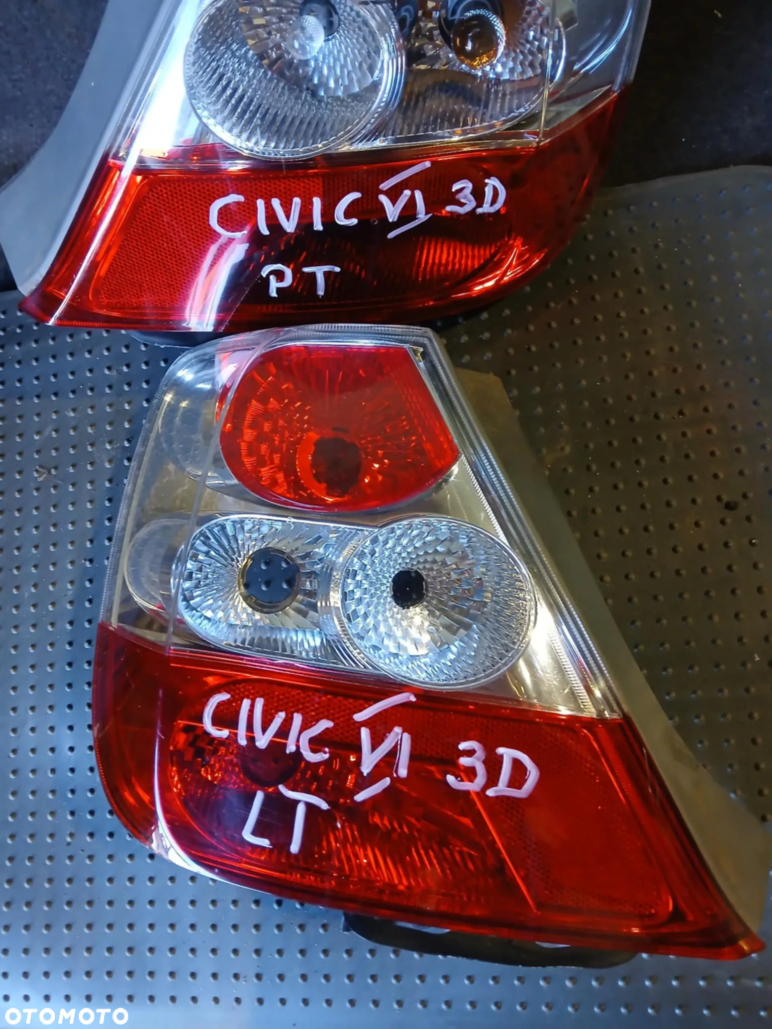 Honda Civic VII Lift  3D lampa tylna lewa, prawa - 2