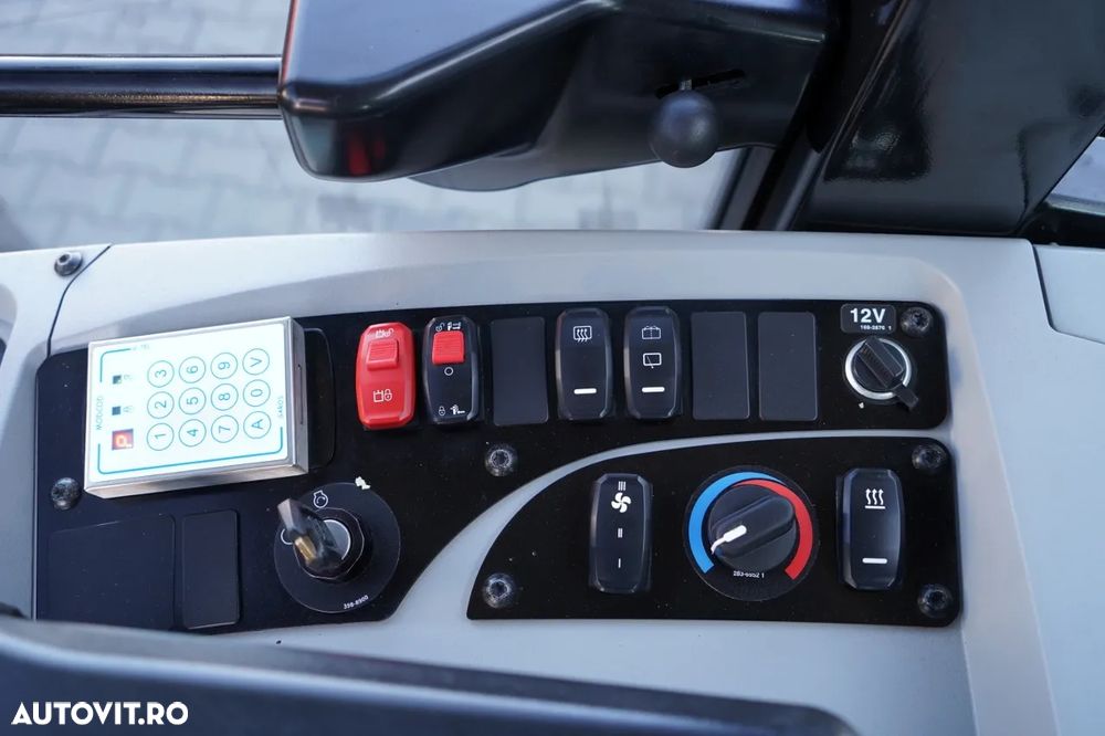 Cat 906M / ÎNCĂRCĂTOR PE ROȚI / 2020 / CUPĂ CU FALCI / - 35