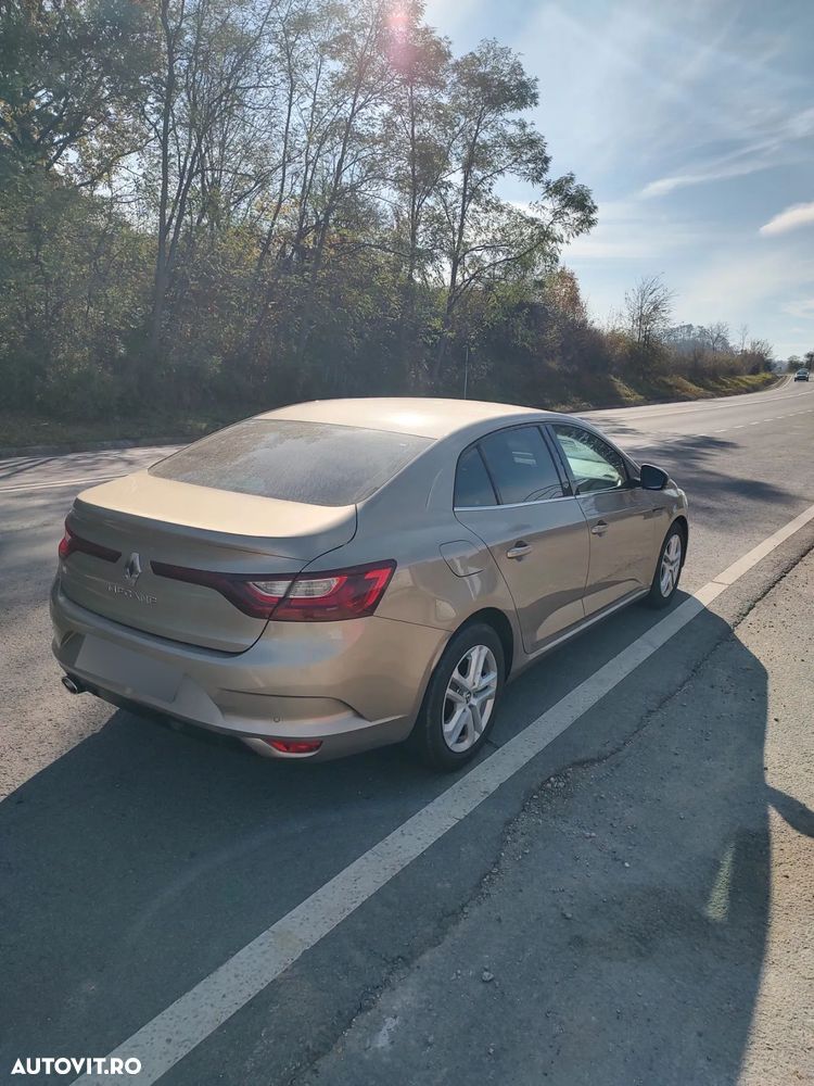 Renault Megane Estate TCe GPF Zen - 11