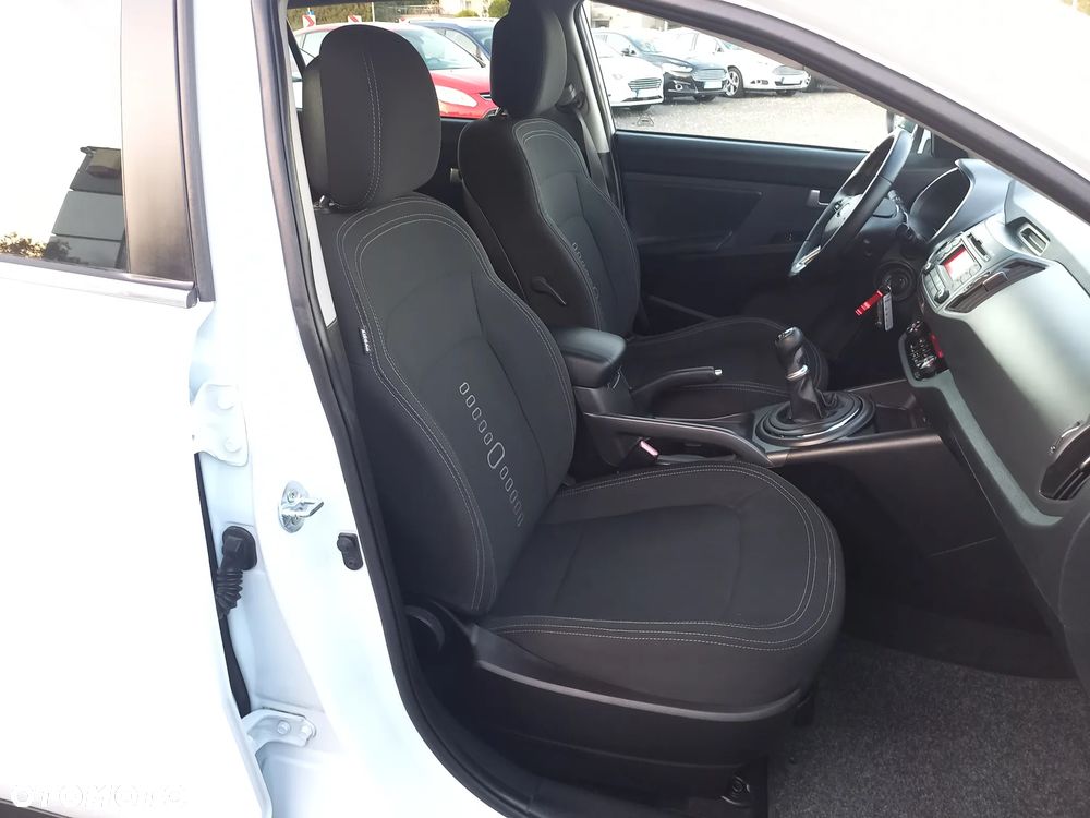 Kia Sportage 1.7 CRDI 2WD Attract - 21
