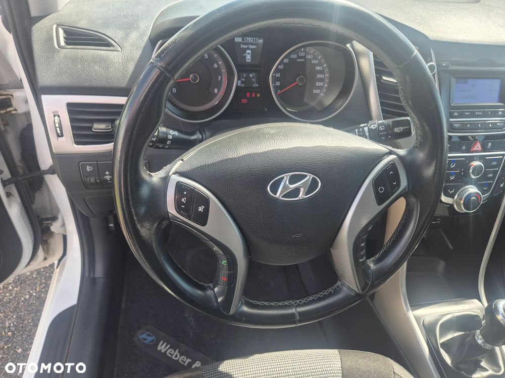 Hyundai i30 1.4 Trend - 14