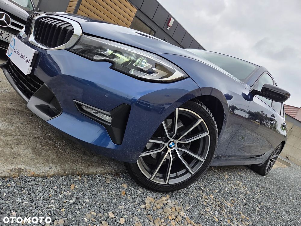 BMW Seria 3 320d Sport Line - 2