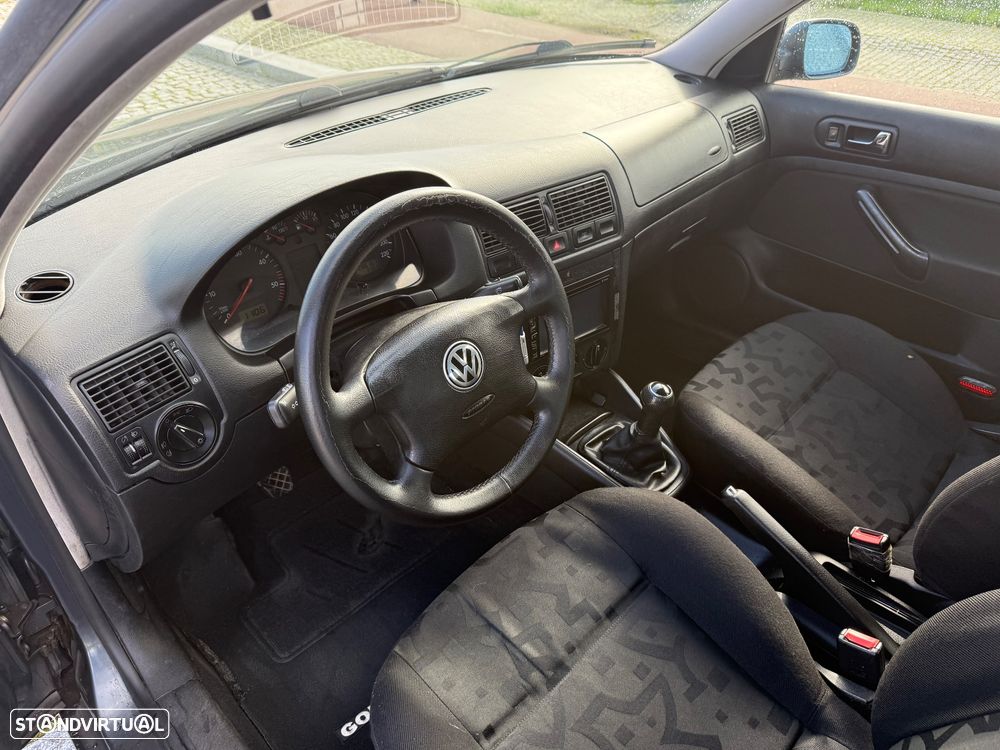 VW Golf 1.9 TDi 25 Anos - 12