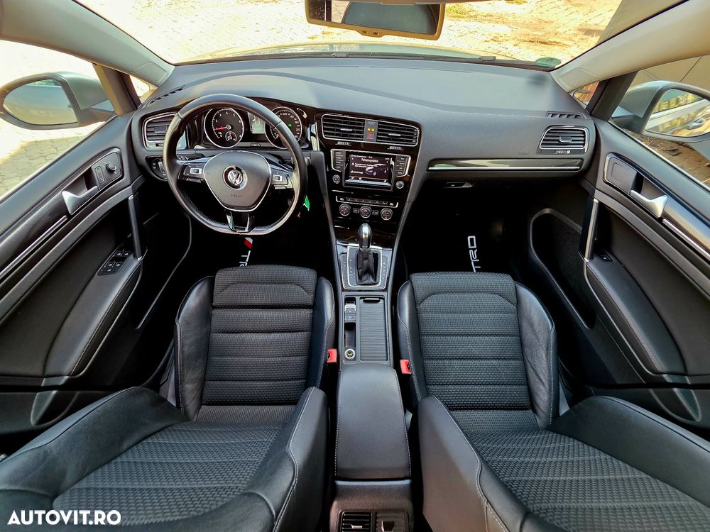 Volkswagen Golf - 4