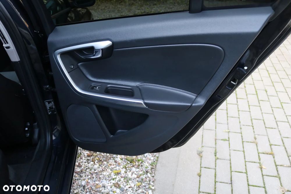 Volvo V60 D3 Drive-E Dynamic Edition (Momentum) - 15