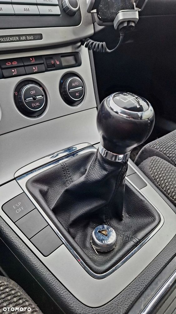 Volkswagen Passat 2.0 TDI Comfortline - 25