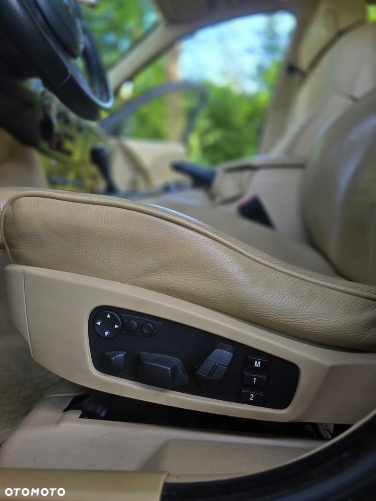 BMW Seria 5 525d - 14