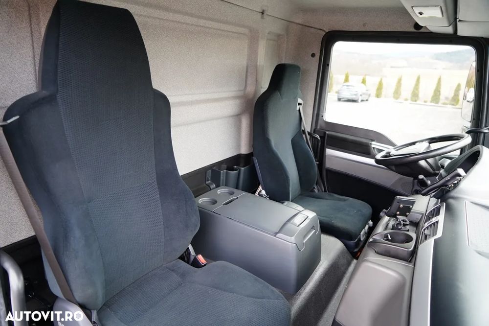 MAN TGM 12.290 / 4x2 / CAROSERIE REFRIGERATĂ 7.8 M / UNITATE THERMO KING T-1200 R / platformă ridicătoare spate / MULTIMEMBRU / DHOLLANDIA - 36