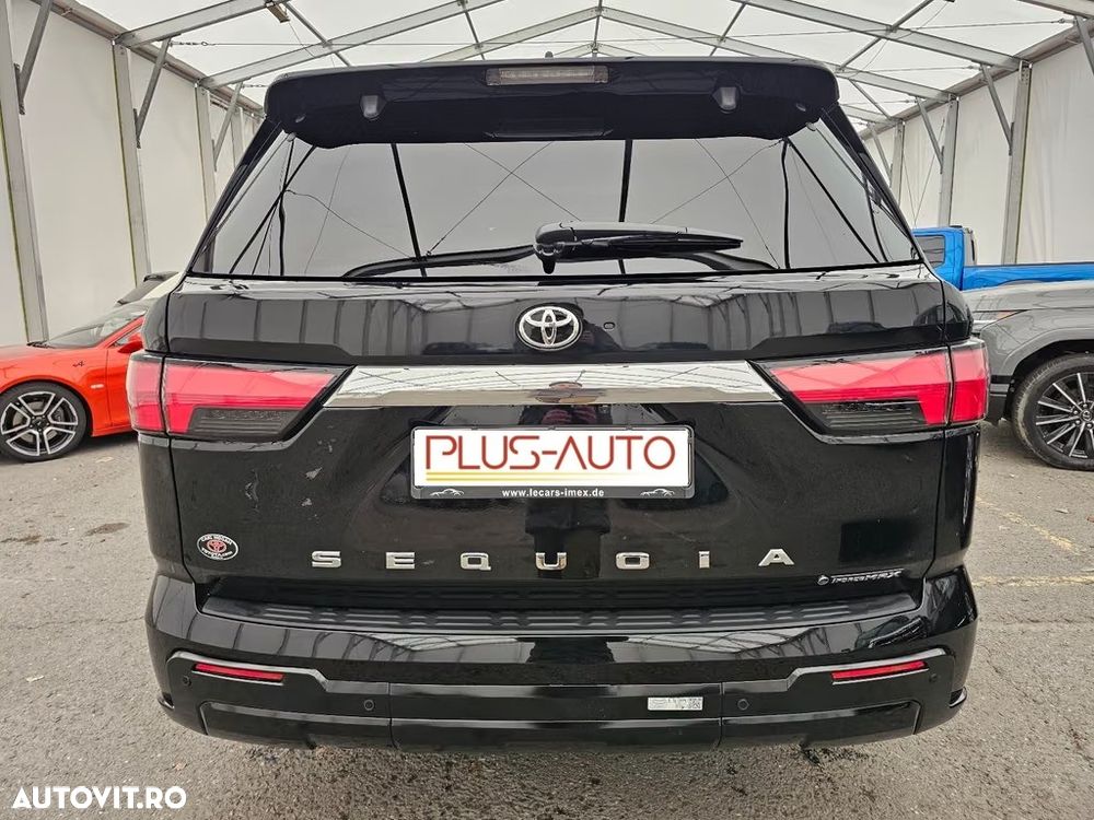 Toyota Sequoia - 10