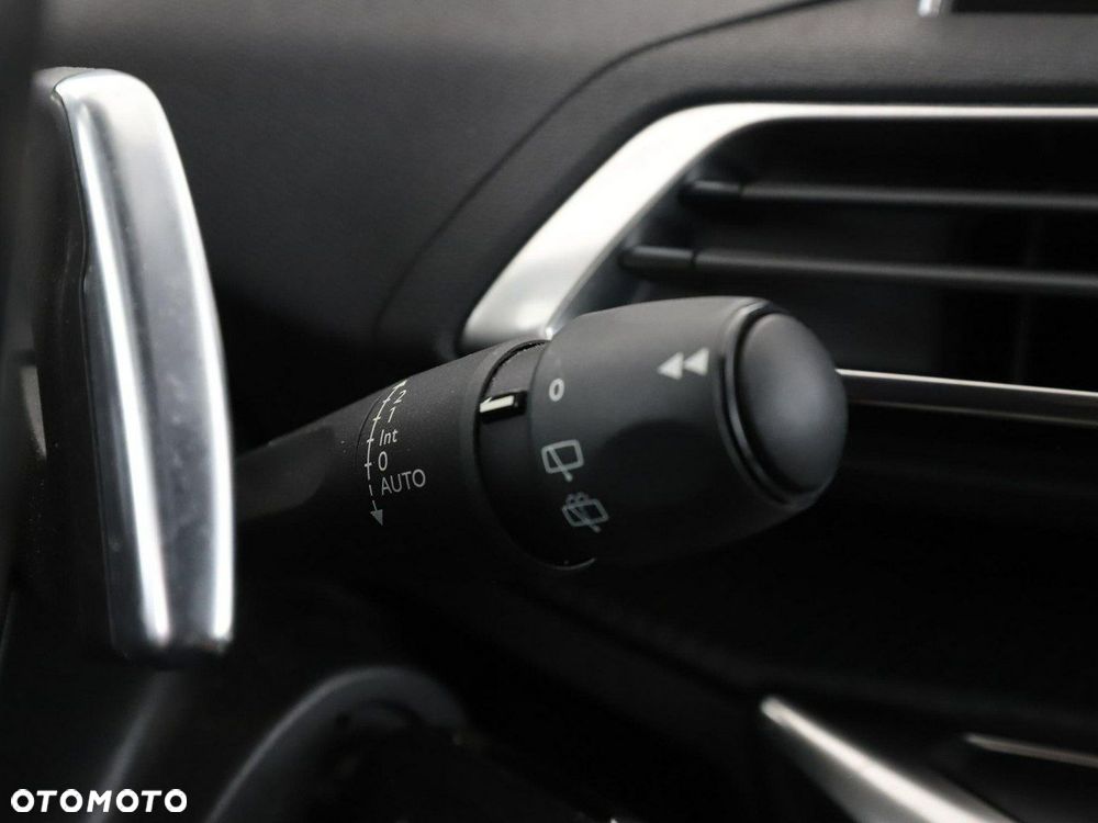 Peugeot 5008 1.2 PureTech Active S&S EAT6 - 33
