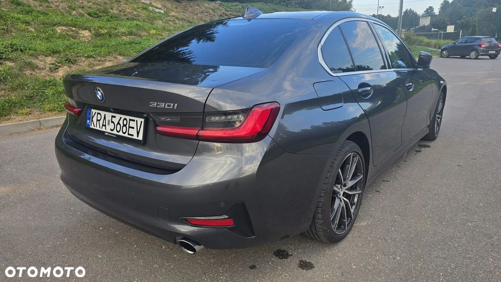 BMW Seria 3 330i Sport Line - 7