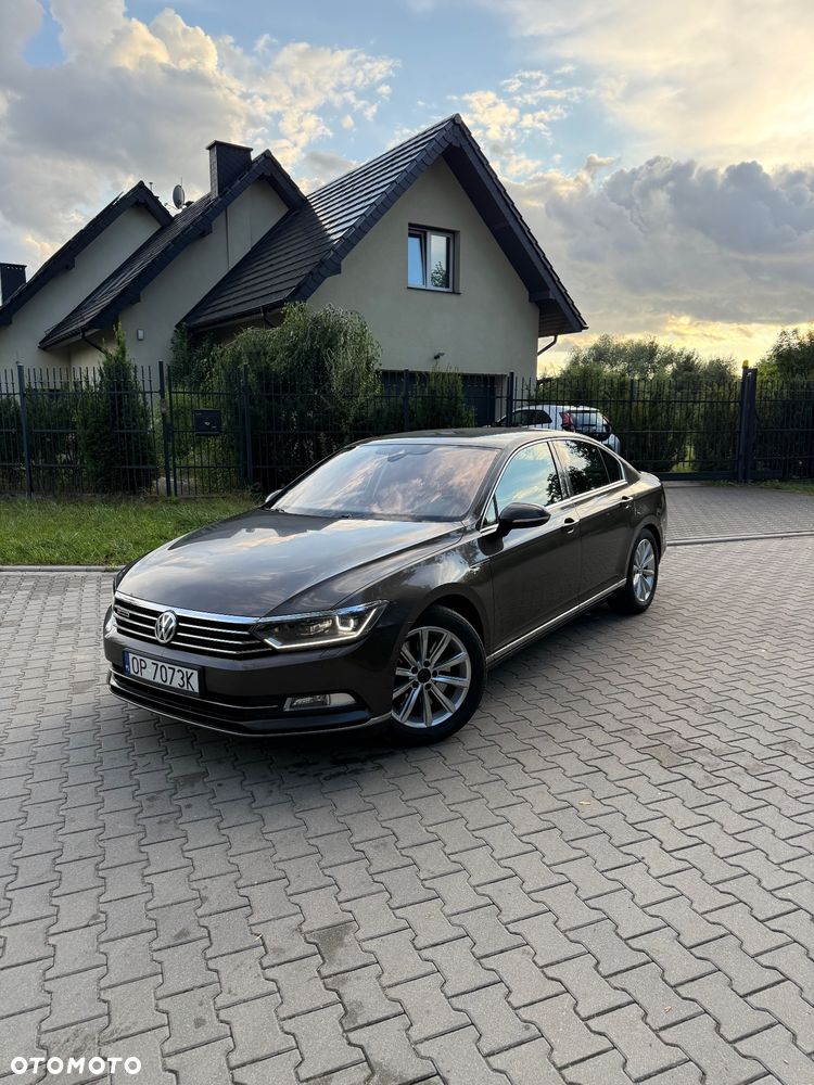 Volkswagen Passat - 1