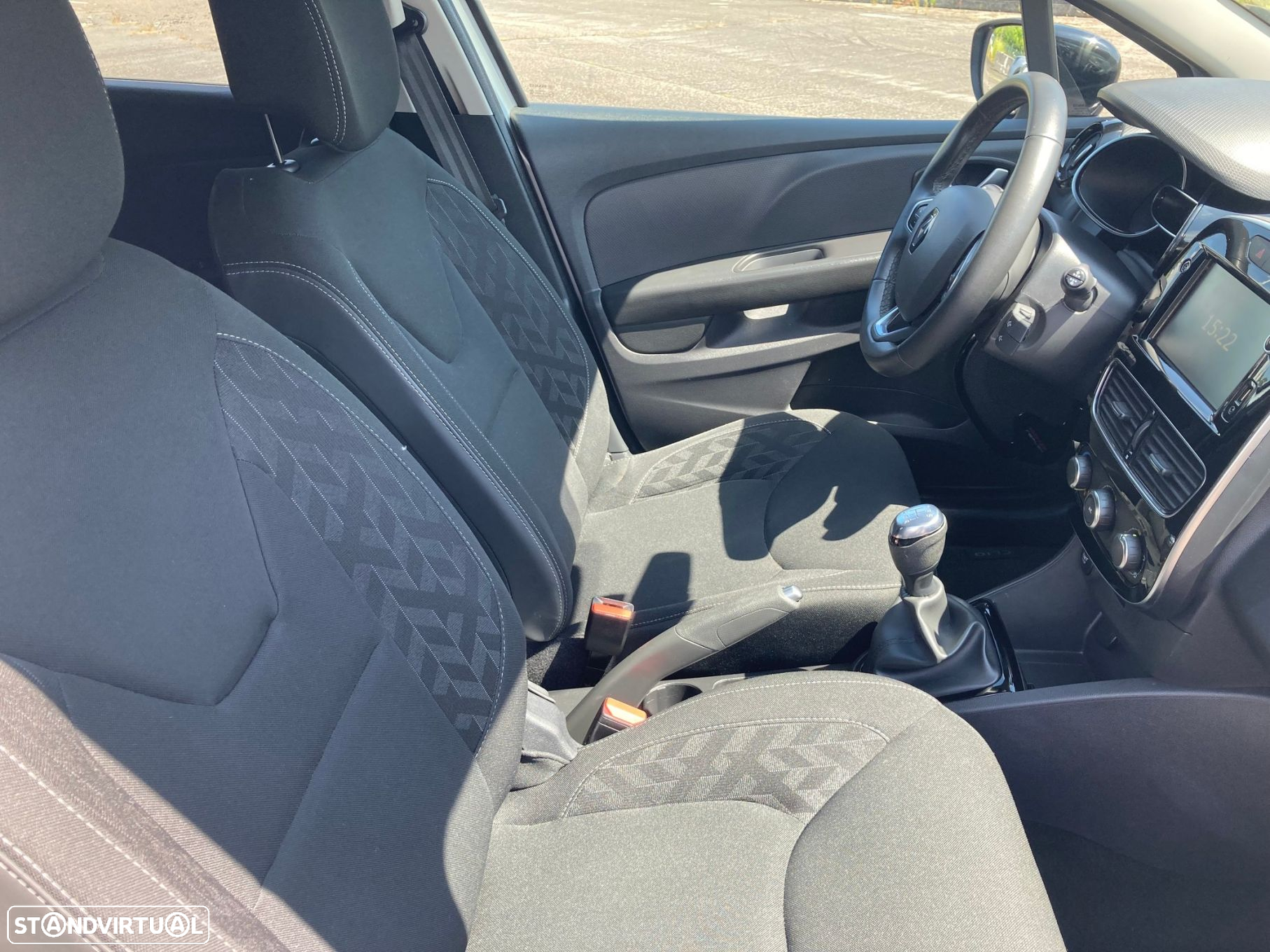 Renault Clio Sport Tourer 0.9 TCe Limited - 17