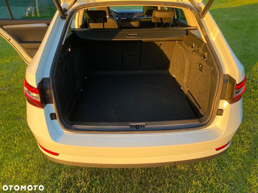 Skoda Superb 2.0 TDI Style - 17