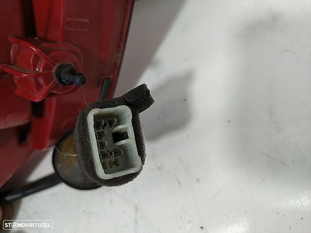 Farolim Tras Esquerdo Painel Stop Chevrolet Aveo / Kalos Hatchback (T2 - 4