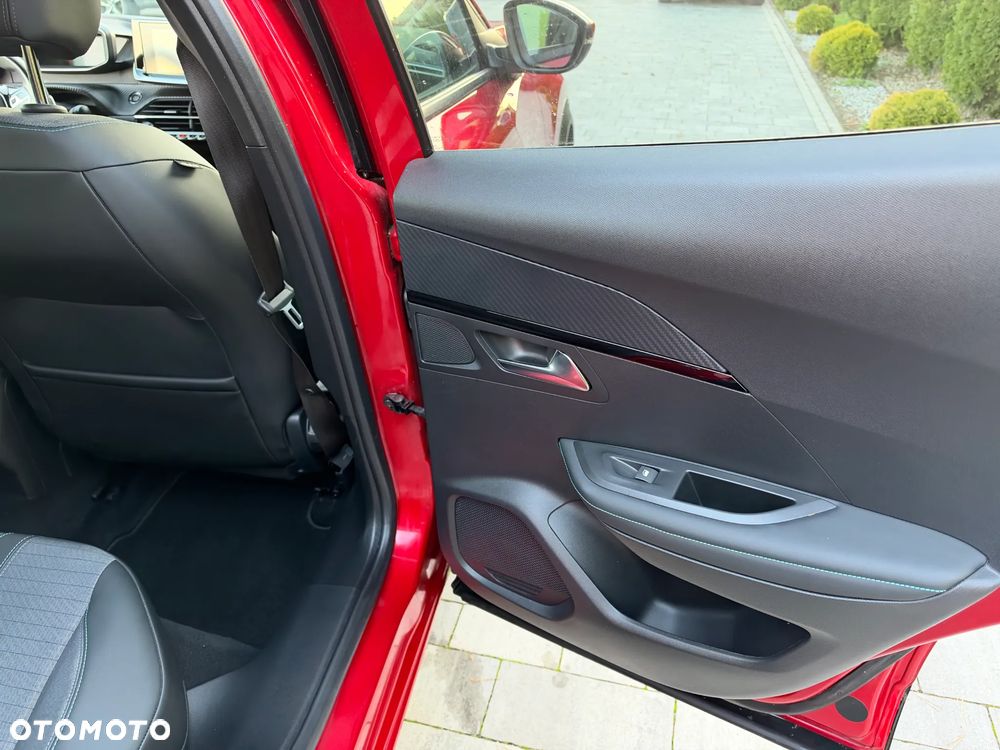 Peugeot 2008 - 11
