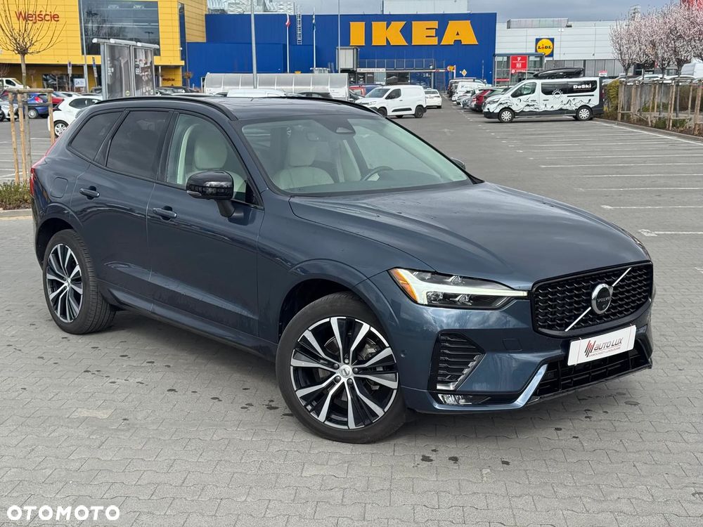 Volvo XC 60 B5 D AWD Plus Dark - 2