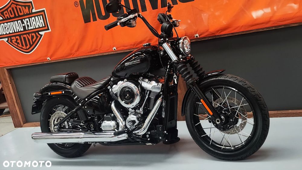 Harley-Davidson Softail Street Bob - 2