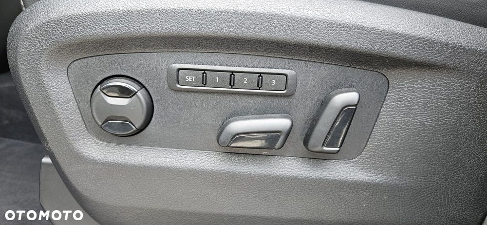 Volkswagen Multivan 2.0 BiTDI L1 Business 4Motion DSG - 31