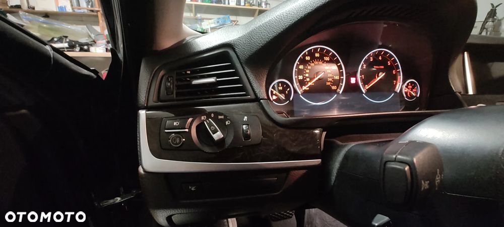 BMW Seria 5 535i - 11