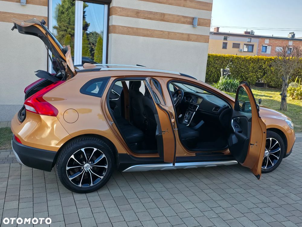 Volvo V40 Cross Country D3 Momentum - 18