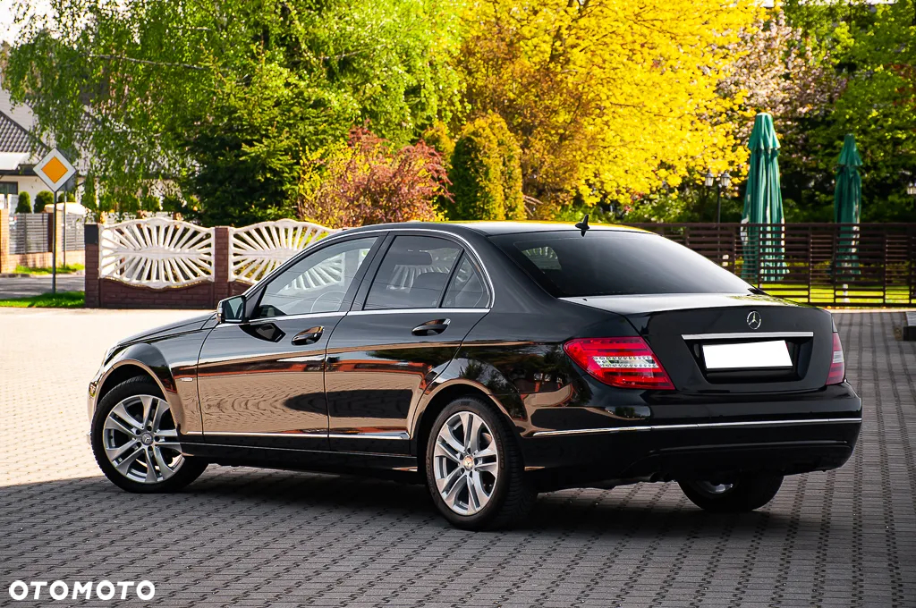 Mercedes-Benz Klasa C 180 T BlueEFFICIENCY Avantgarde - 15