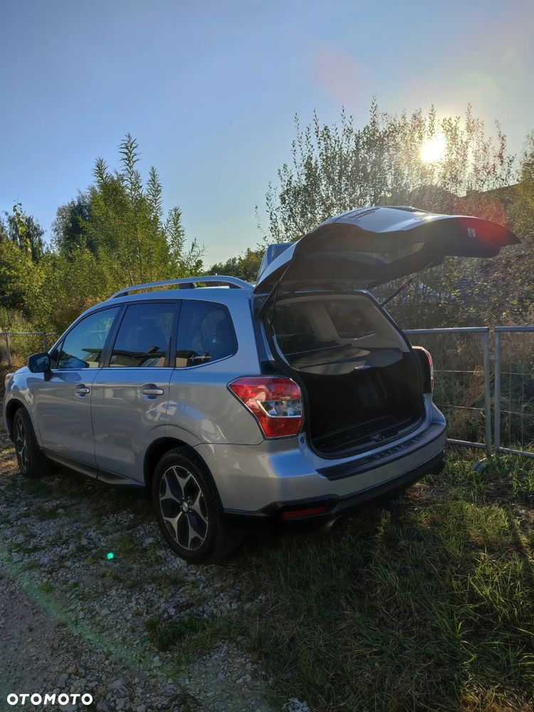 Subaru Forester 2.0XT Platinum Lineartronic - 17