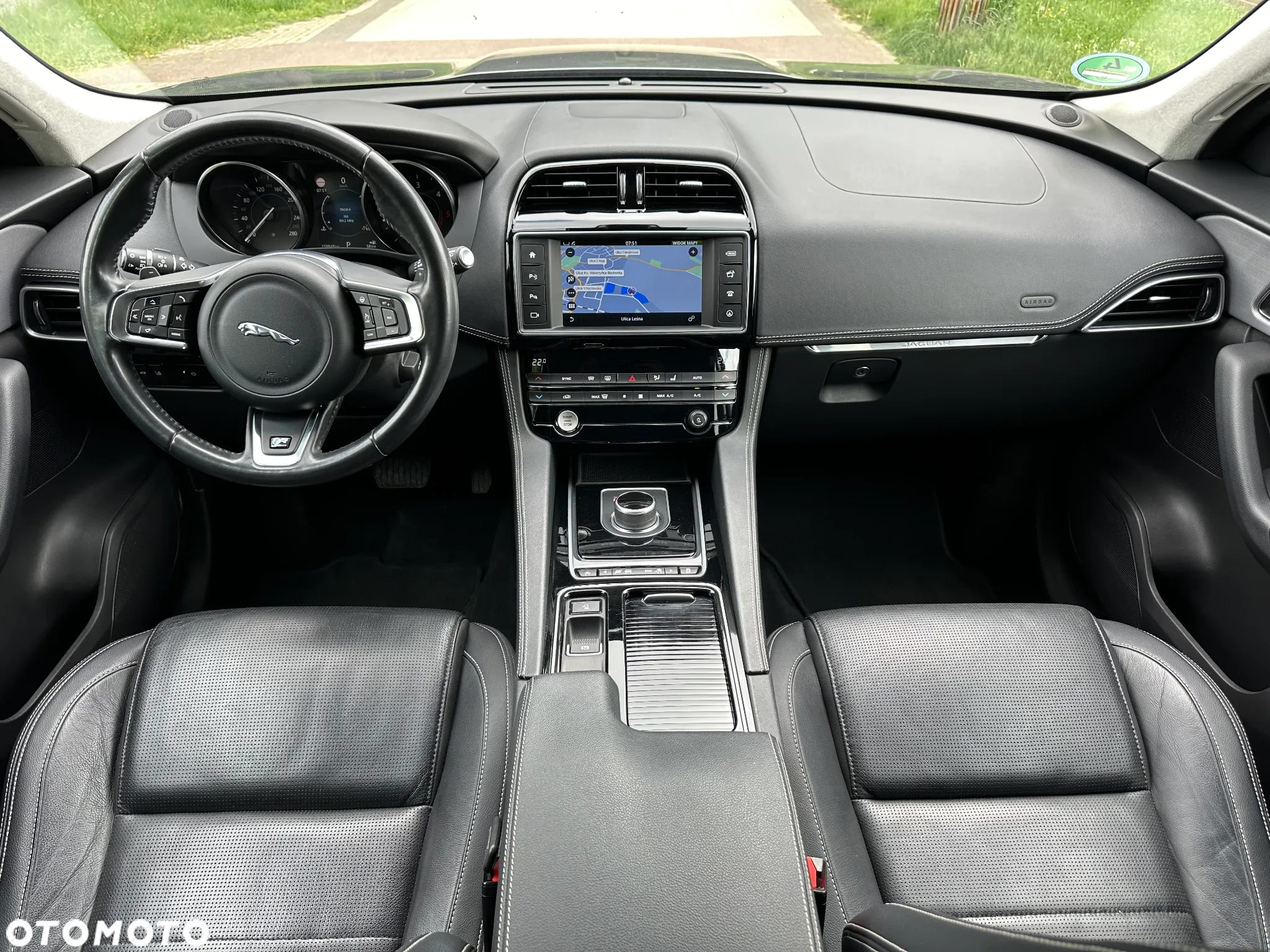 Jaguar F-Pace D200 AWD R-Dynamic HSE 90th Anniversary Edition - 7