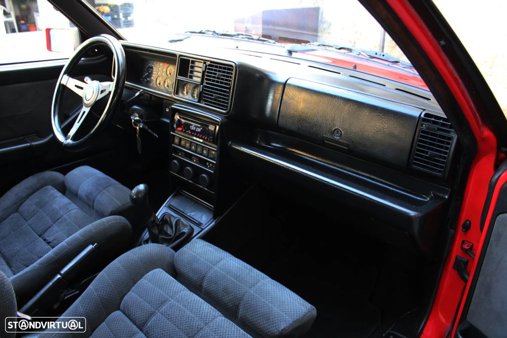 Lancia Delta 1.6 HF Turbo - 32