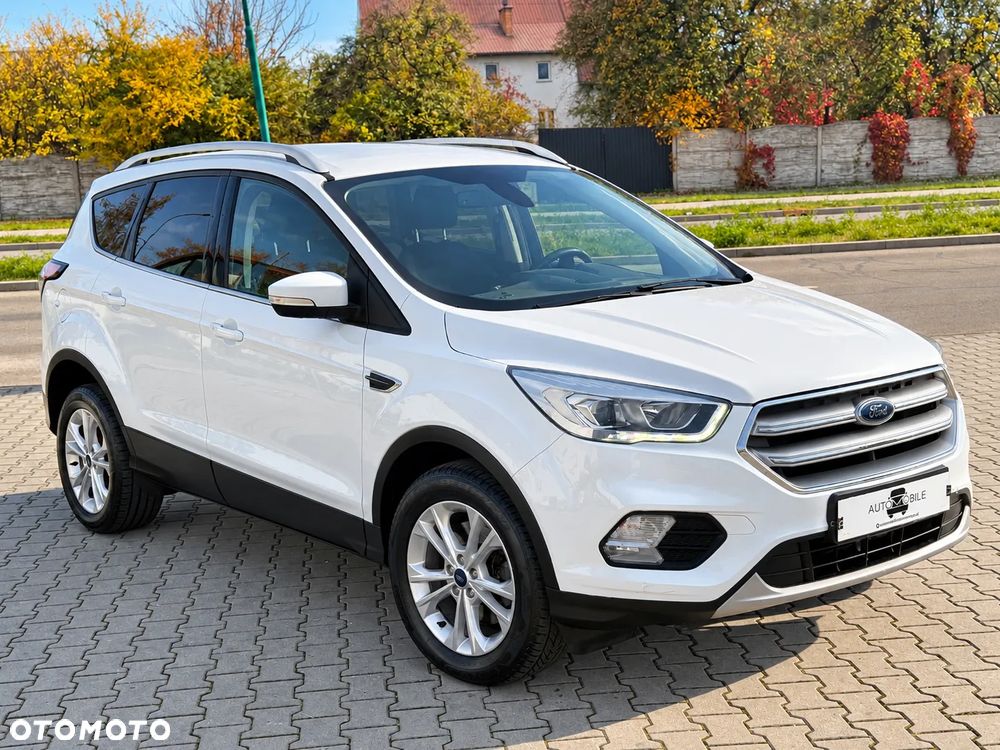 Ford Kuga 2.0 TDCi 2x4 Titanium - 4