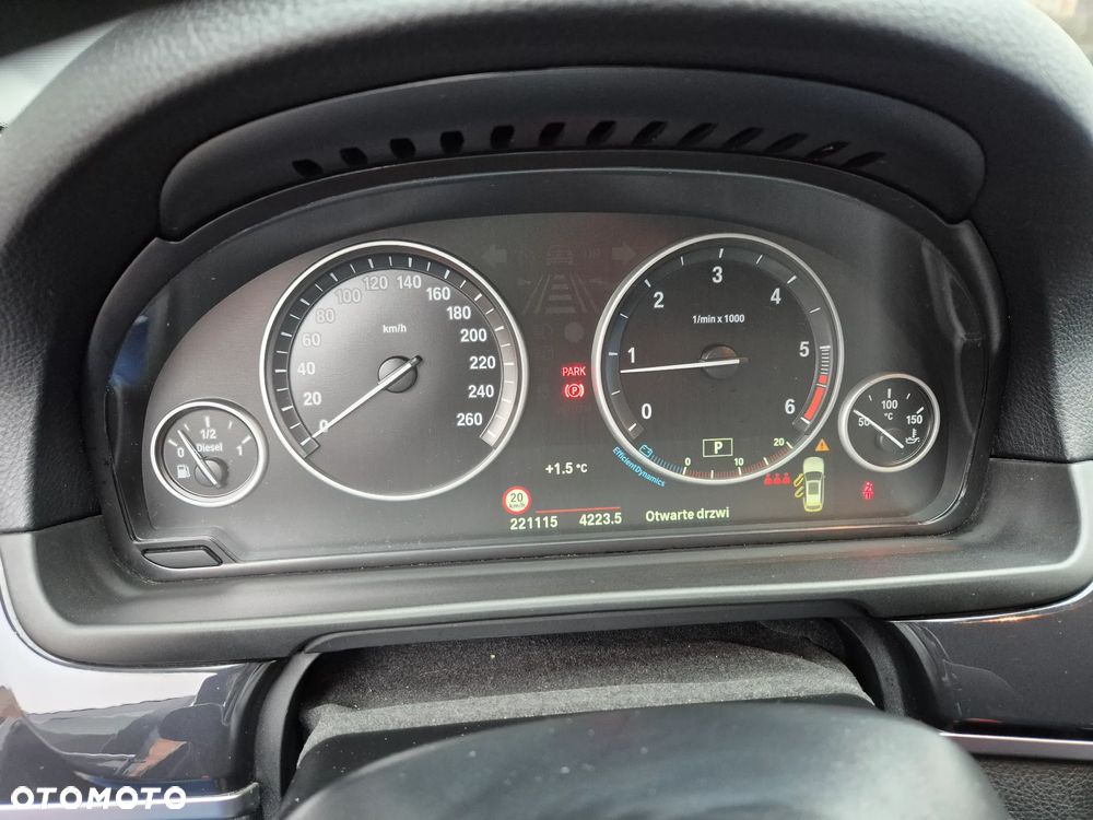 BMW Seria 5 520d xDrive Luxury Line - 17