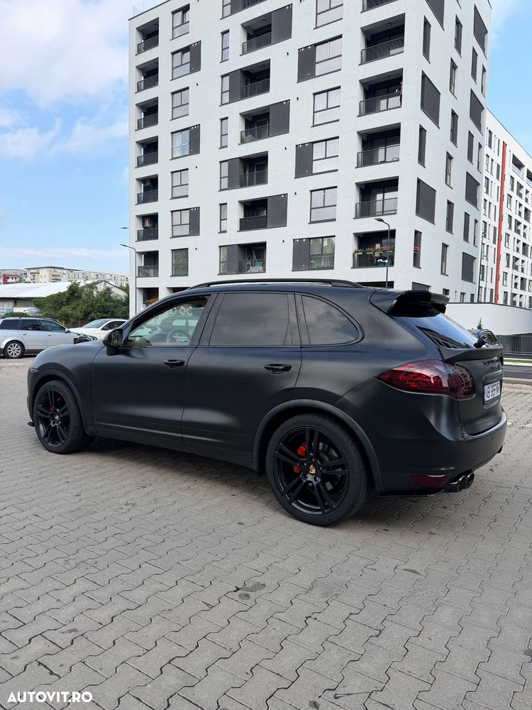 Porsche Cayenne - 4