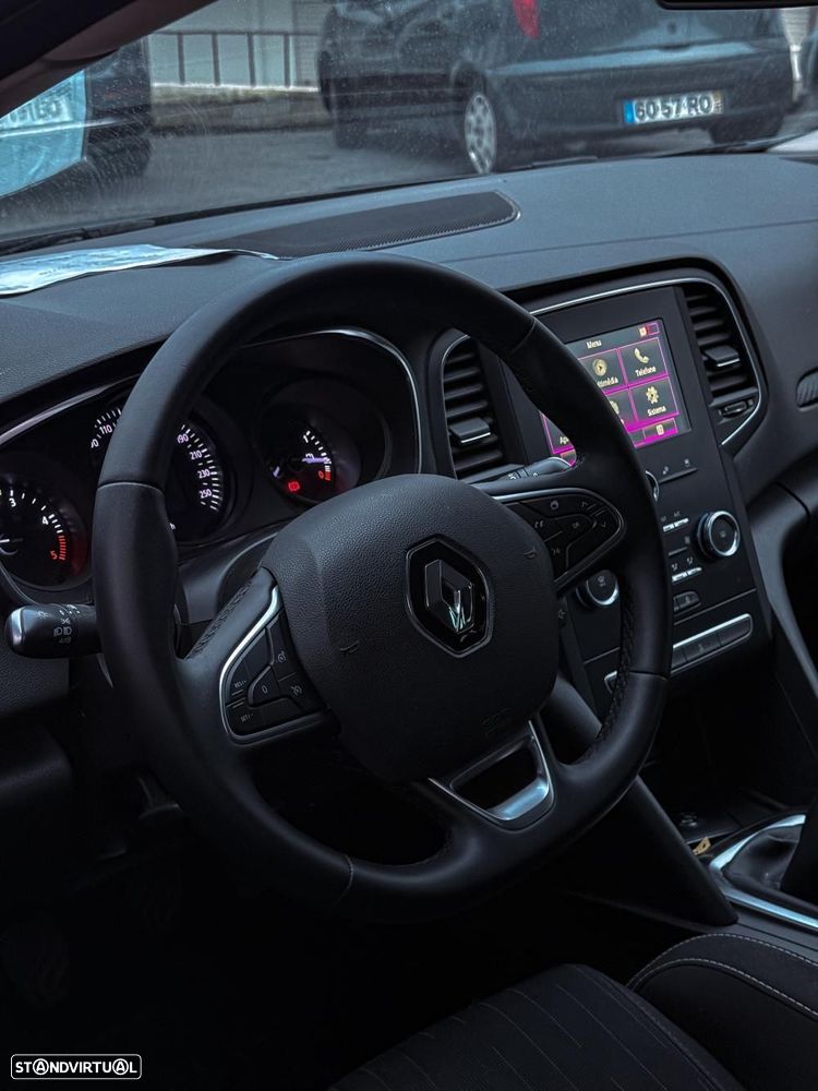 Renault Mégane 1.5 Blue dCi Limited - 11
