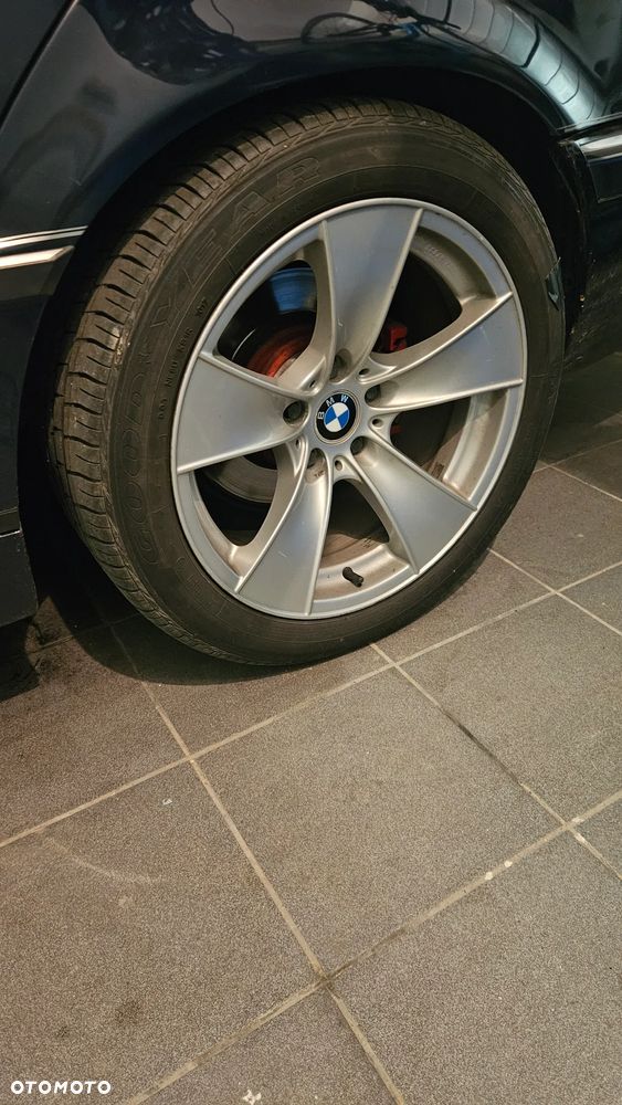 BMW Seria 7 740i V8 - 8