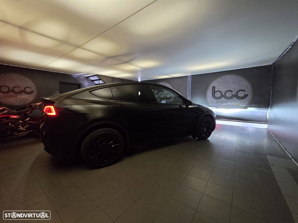 Tesla Model Y Long Range Dual Motor AWD - 19