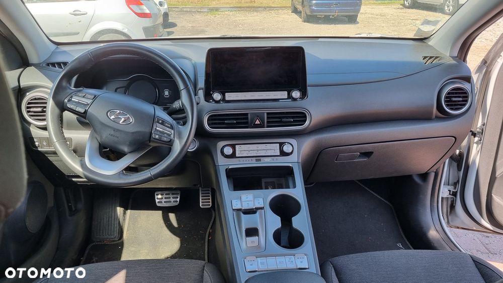 Hyundai Kona 64kWh Executive - 28