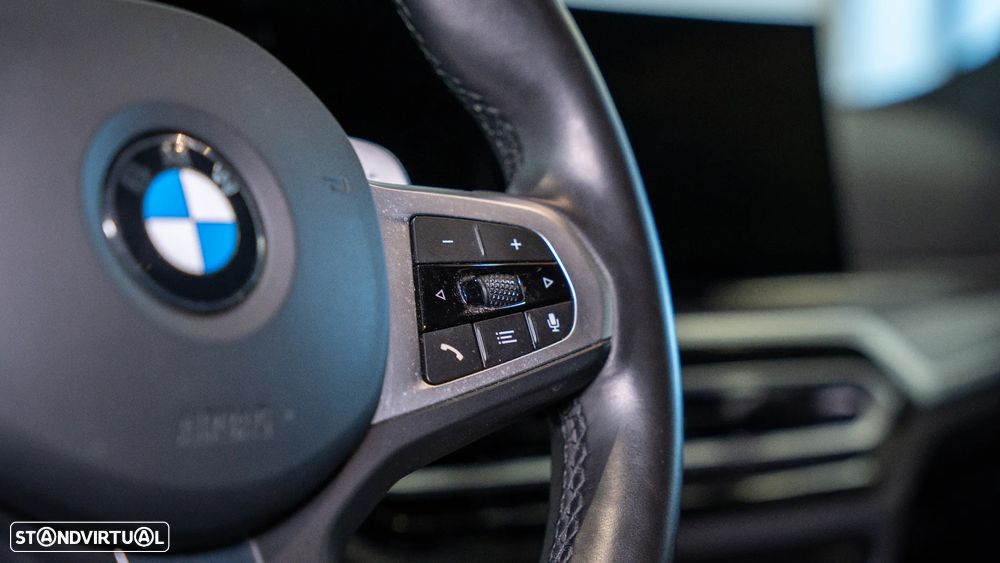 BMW 320 d Touring Pack Desportivo M Auto - 9