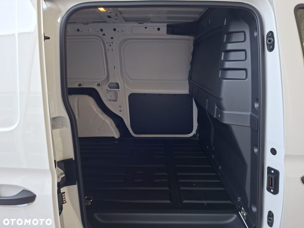 Volkswagen Caddy Cargo Maxi Hak silnik: 2,0 l TDI EU6 102 KM / skrzynia biegów: manualna 6-biegowa rozstaw osi: 2970 mm - 11